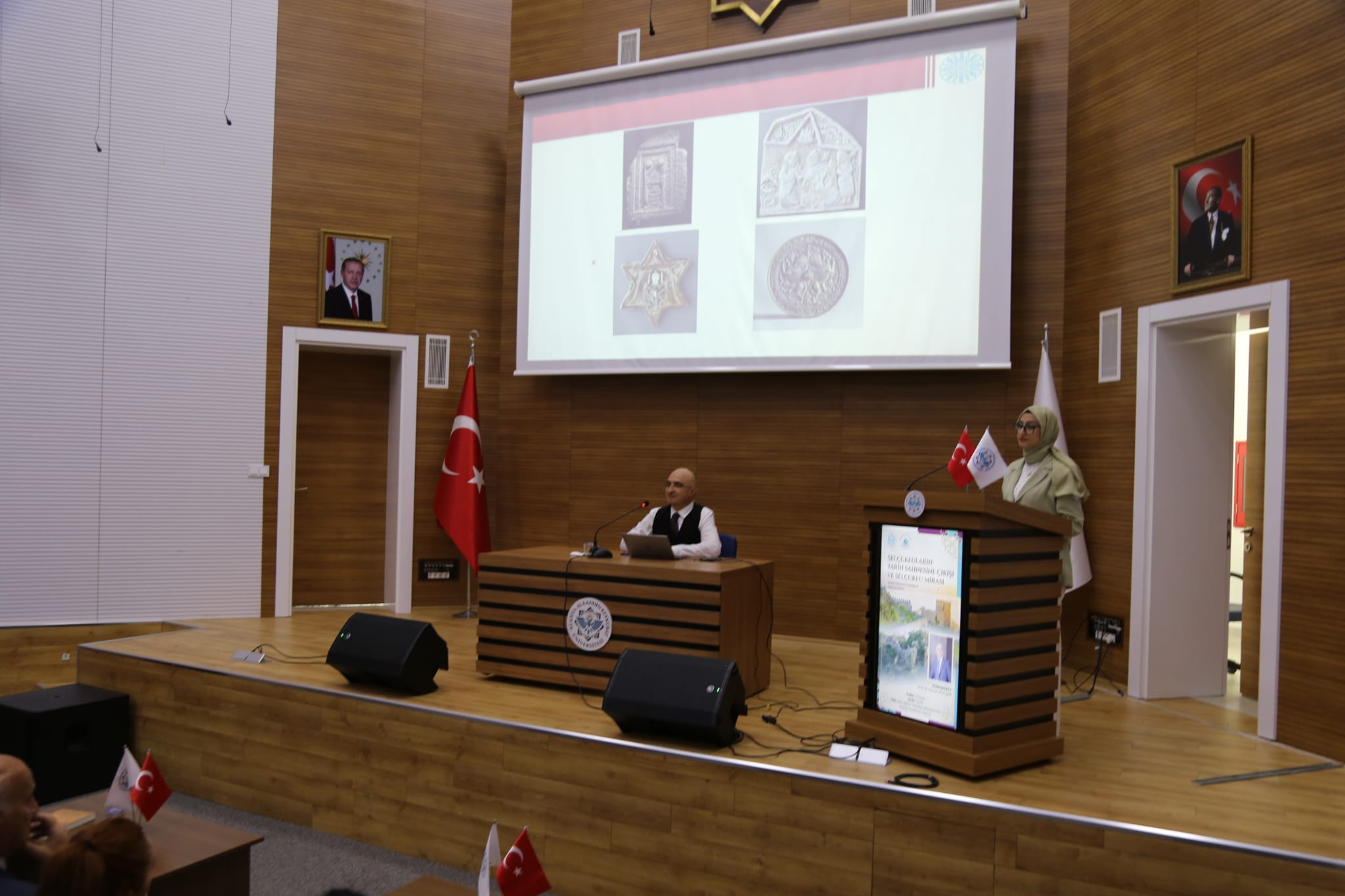 SELÇUKLULARIN TARİH SAHNESİNE ÇIKIŞI VE SELÇUKLU MİRASI KONULU MİRASI KONFERANSIMIZ BAŞARIYLA TAMAMLANDI